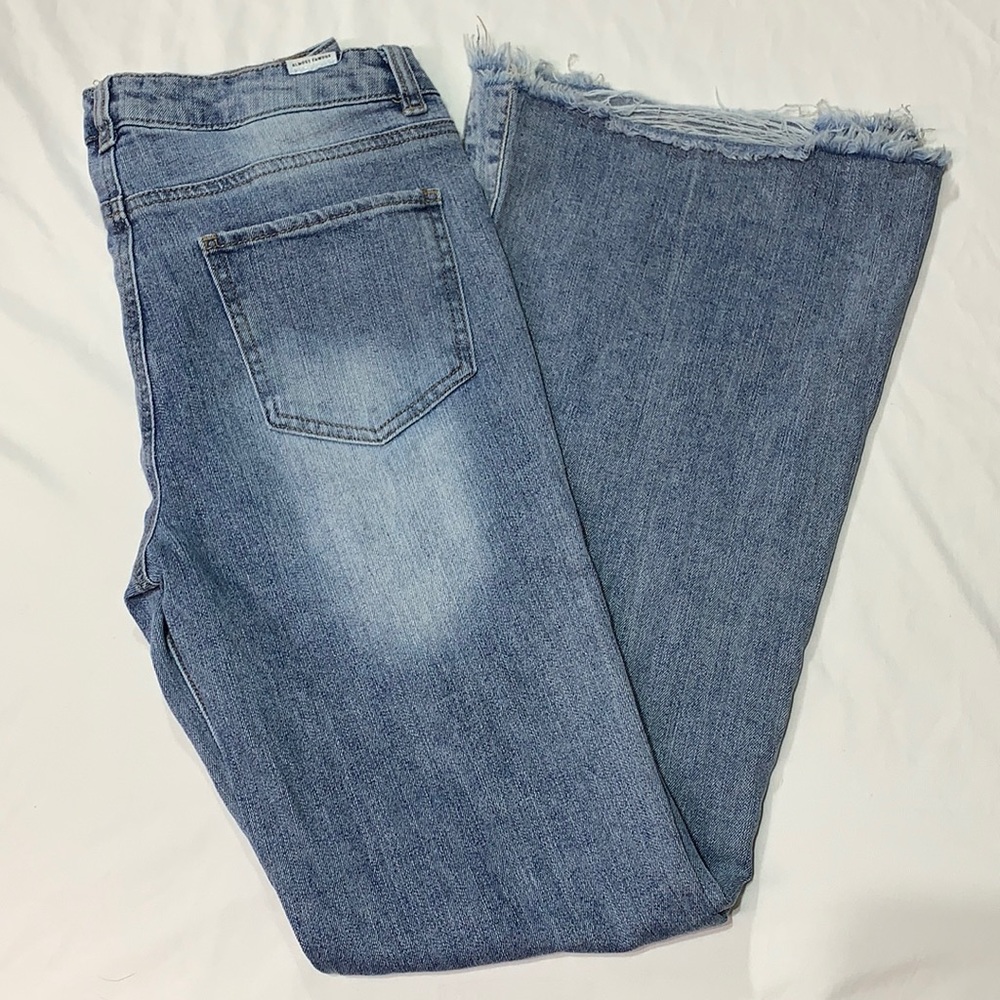 Almost Famous SZ 5 Flare Jeans